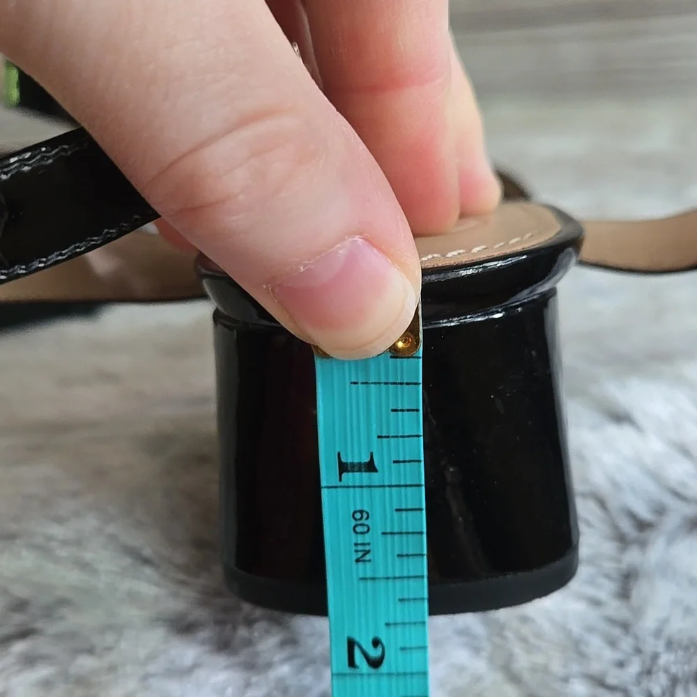 Tory Burch Black/Tan Strappy Heels, Womens 7M, Great Condition - Picture 6 of 9